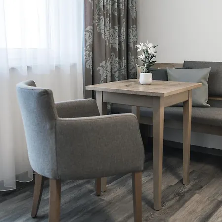 Πανσιόν Waldeck 4*
