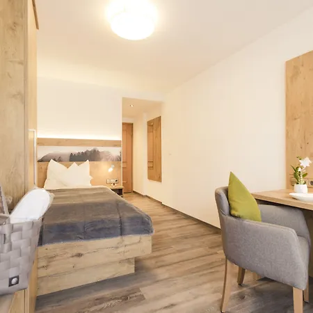 Waldeck 4*
